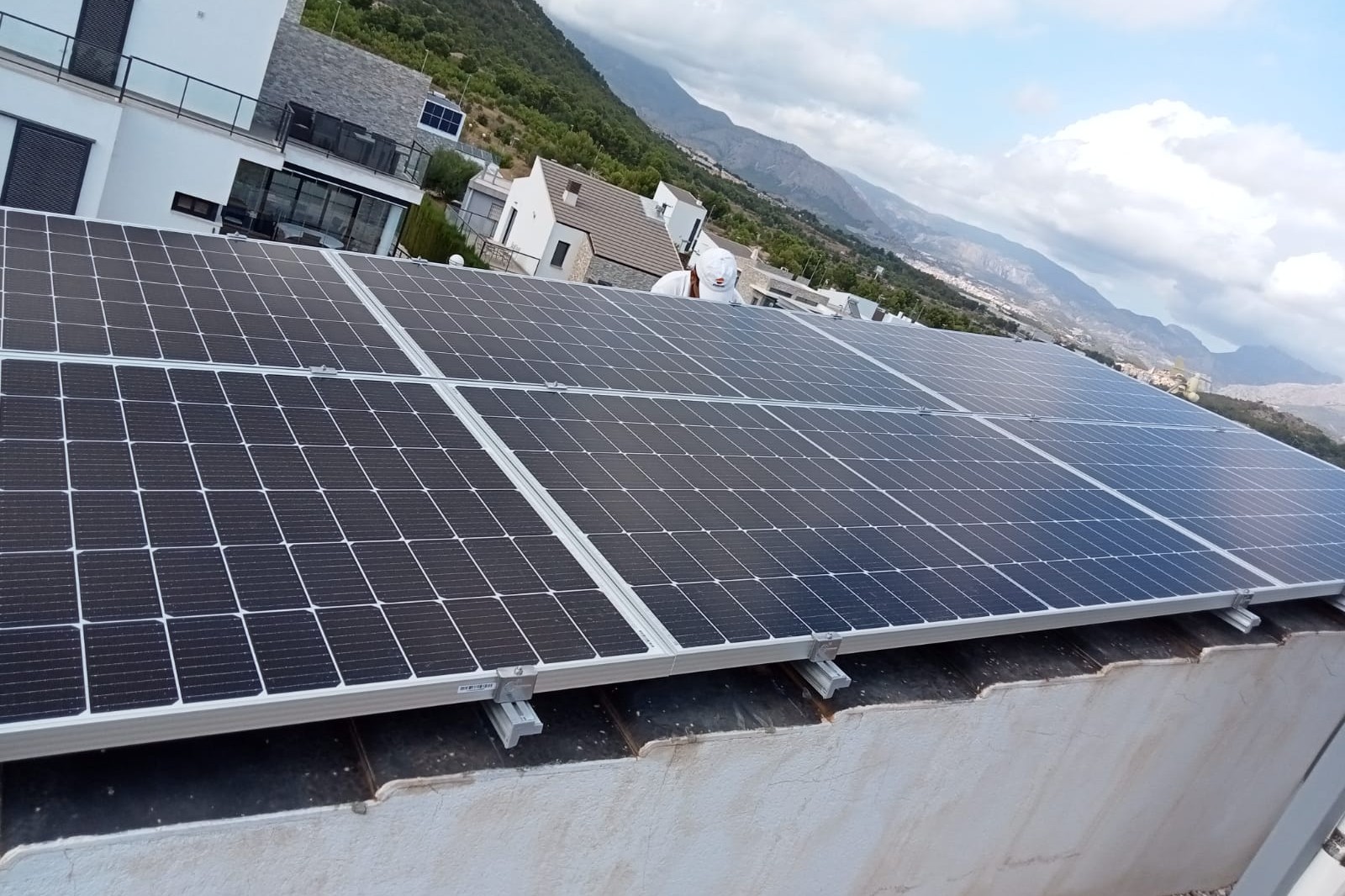 6X 380 wp Solar Panels, Polop, Alicante (Grid system)