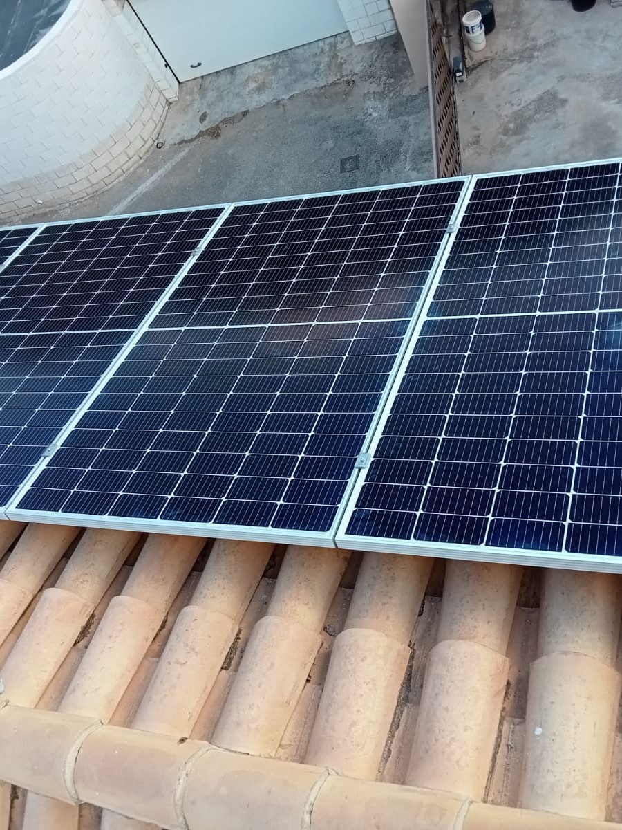 6X 380 wp Solar Panels, Denia, Alicante (Hybrid system)