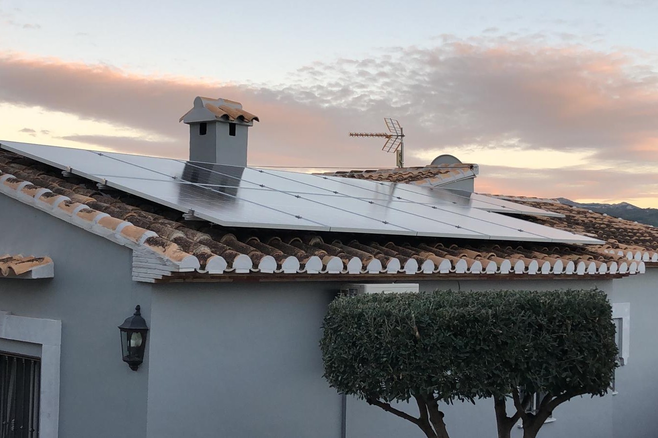 12X 380 wp Solar Panels, Tormos, Alicante (Hybrid system)