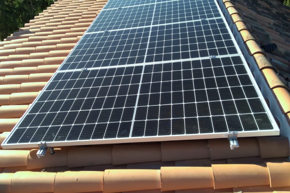 12X 380 wp Solar Panels, Benissa, Alicante (Hybrid system)12X 380 wp Solar Panels, Benissa, Alicante (Hybrid system)