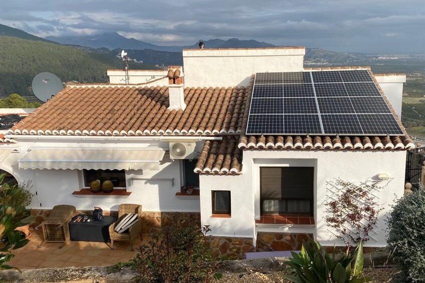 8X 380 wp Solar Panels, Ador, Alicante (Hybrid system)