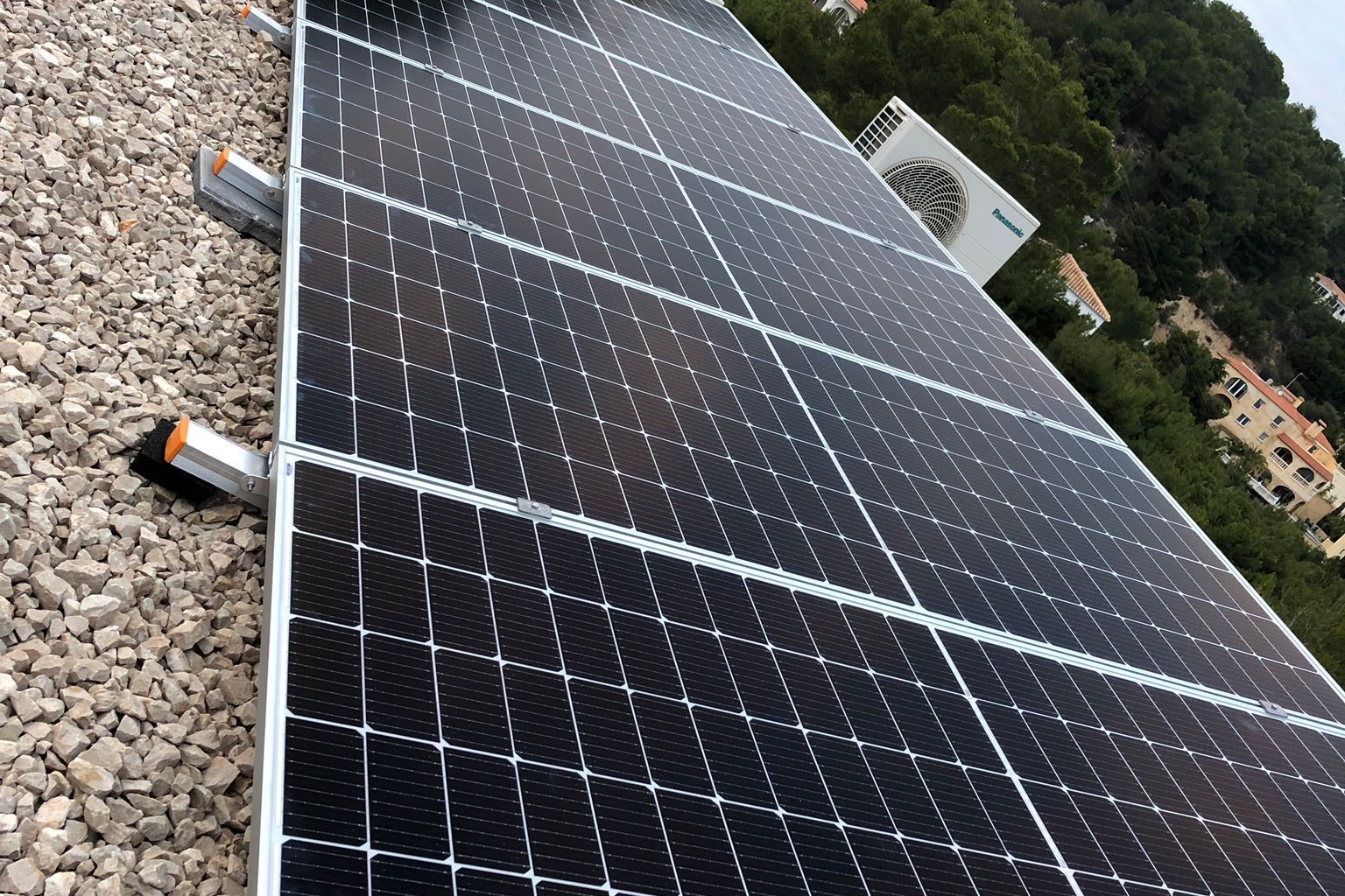 15X 455 wp Paneles Solares, Calpe, Alicante (Sistema híbrido)