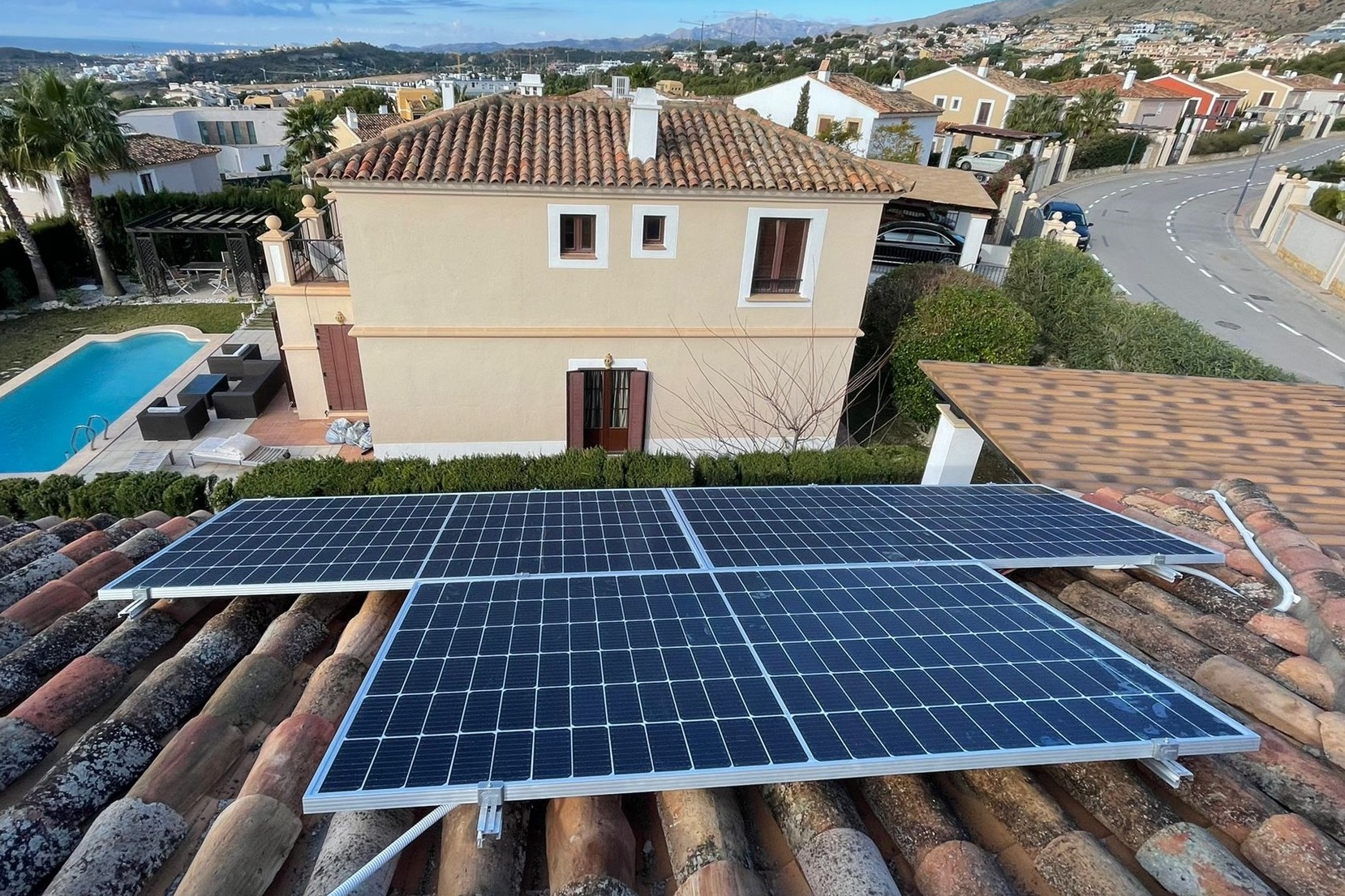 11X 455 wp Solar Panels, Finestrat, Alicante (Hybrid system)