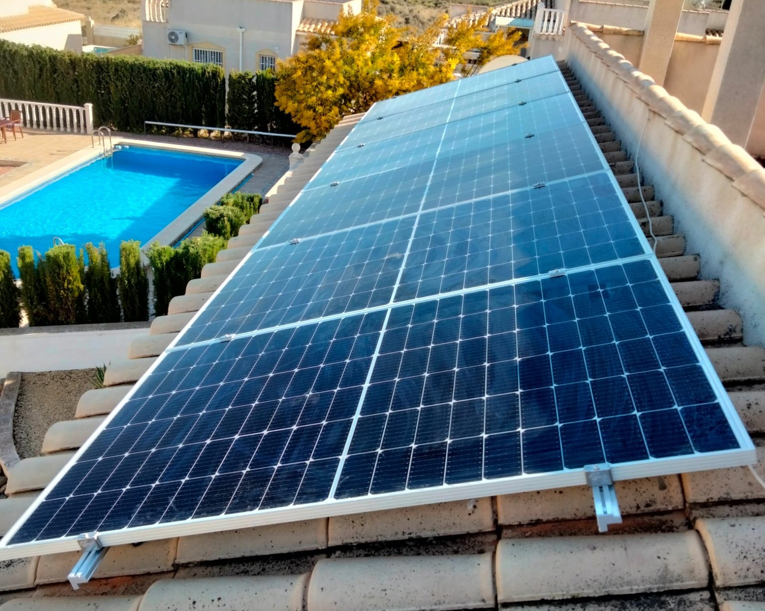 12X 385 wp Solar Panels, Castalla, Alicante (Hybrid system)