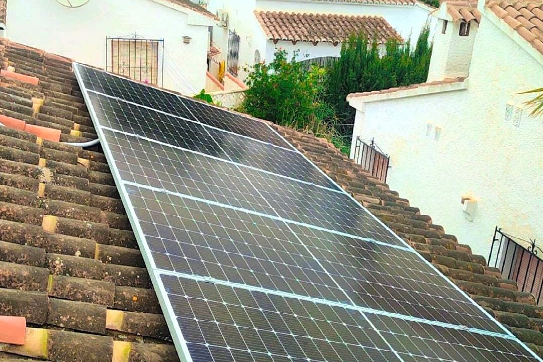 11X 455 wp Solar Panels, Teulada, Alicante (Hybrid system)