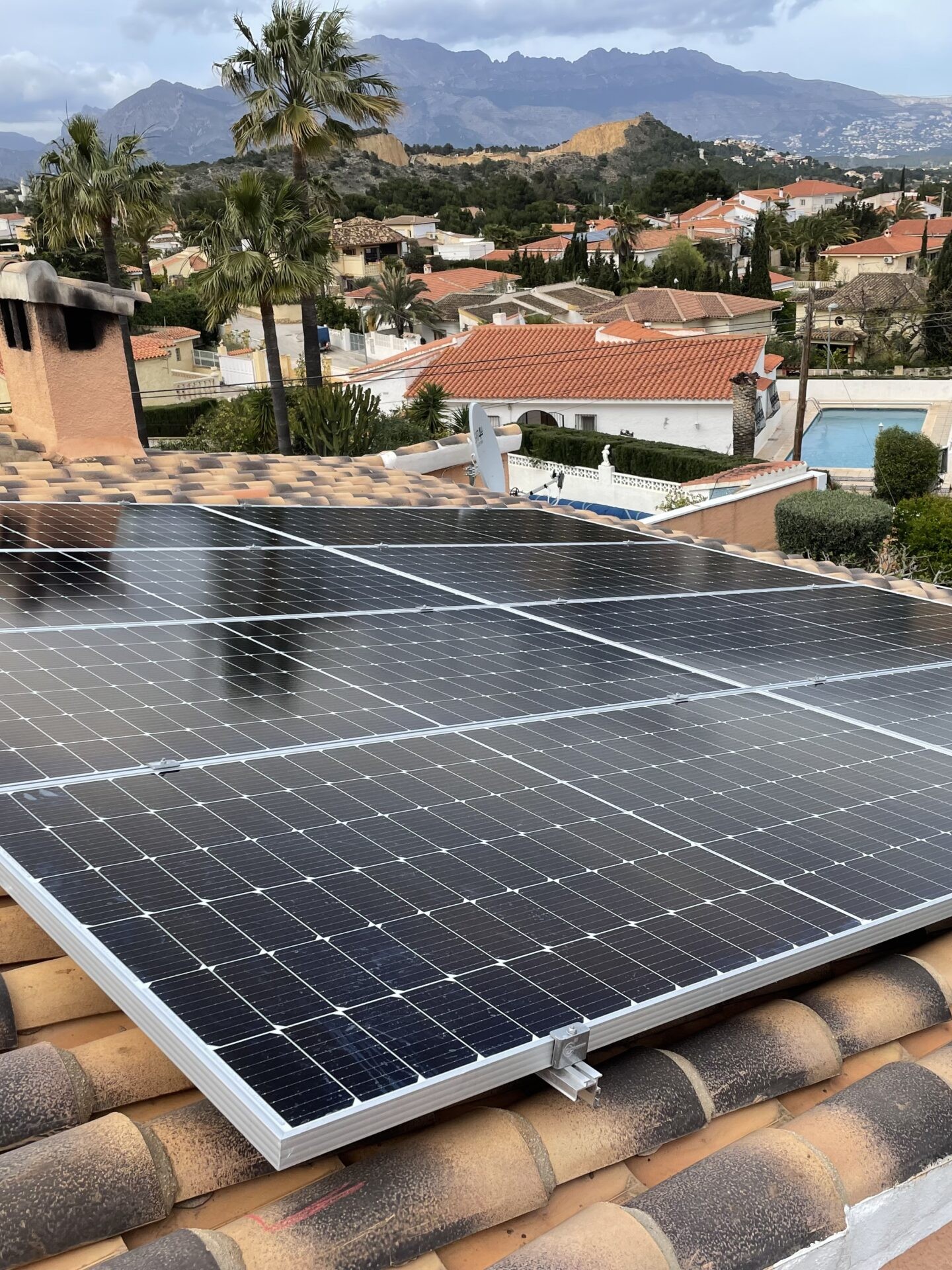 16X 455 wp Zonnepanelen, La Nucia, Alicante (Hybride systeem)