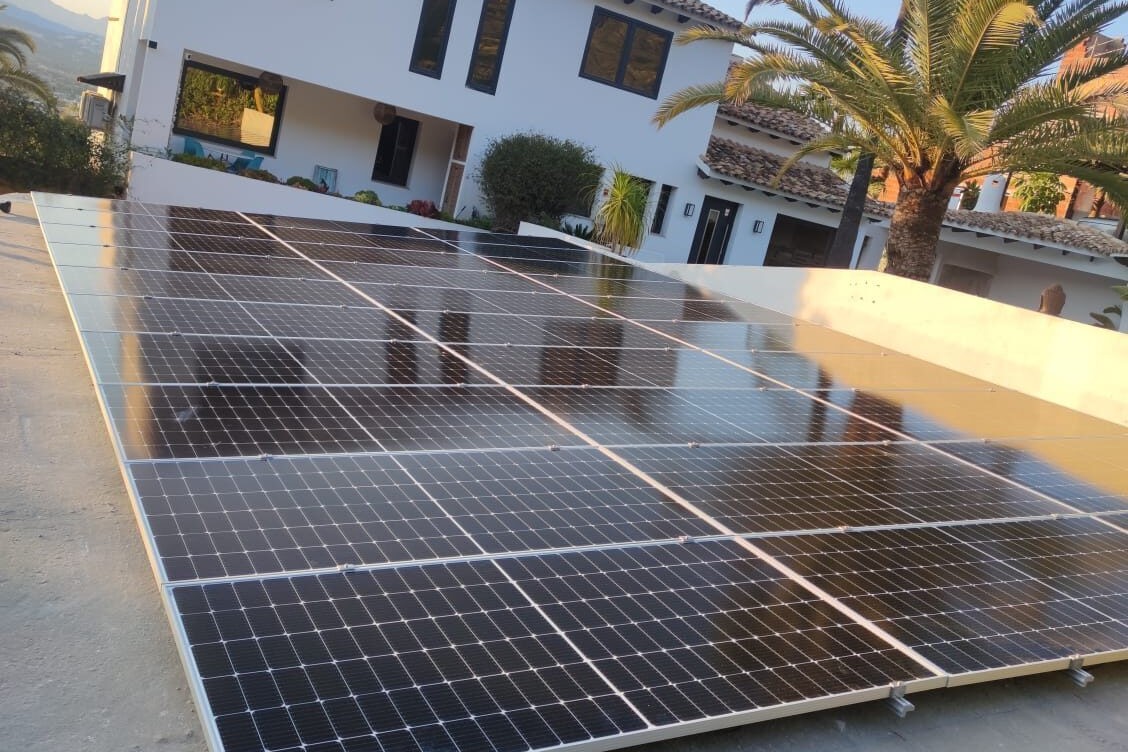 30X 455 wp Solar Panels, L'Alfas del Pi, Alicante (Hybrid system)