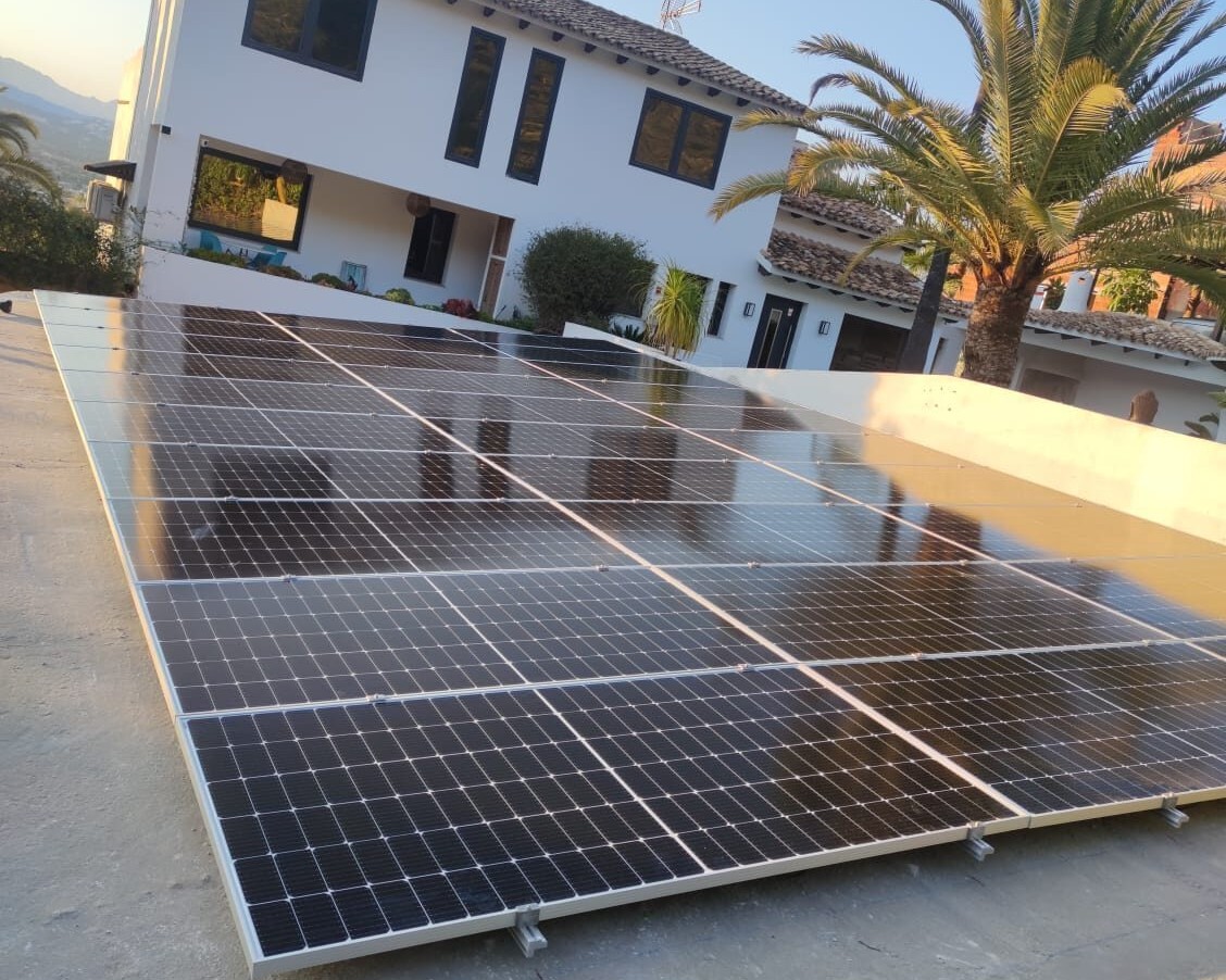 30X 455 wp Solar Panels, L'Alfas del Pi, Alicante (Hybrid system)