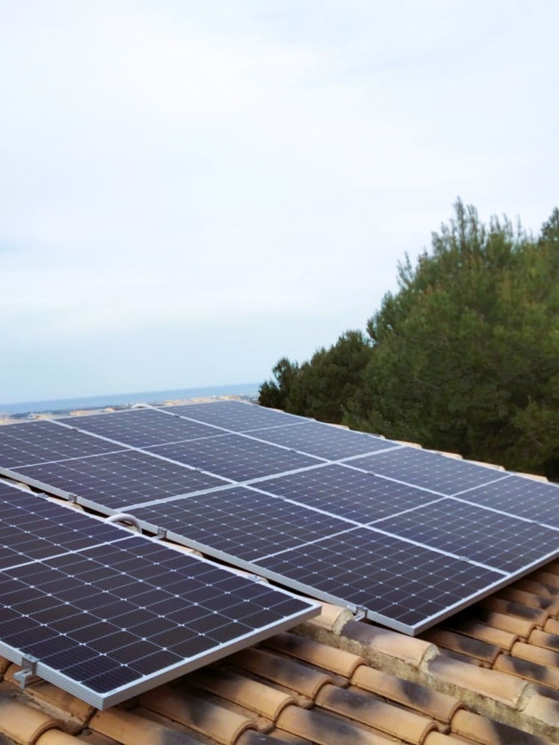 8X 385 wp Zonnepanelen, Ador, Alicante (Hybride systeem)