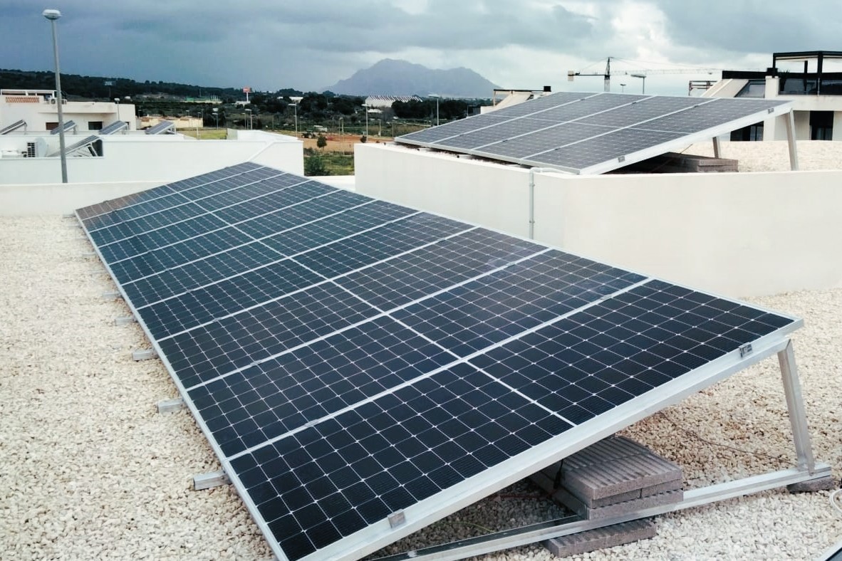 14X 460 wp Solar Panels, Benijofar, Alicante (Hybrid system)