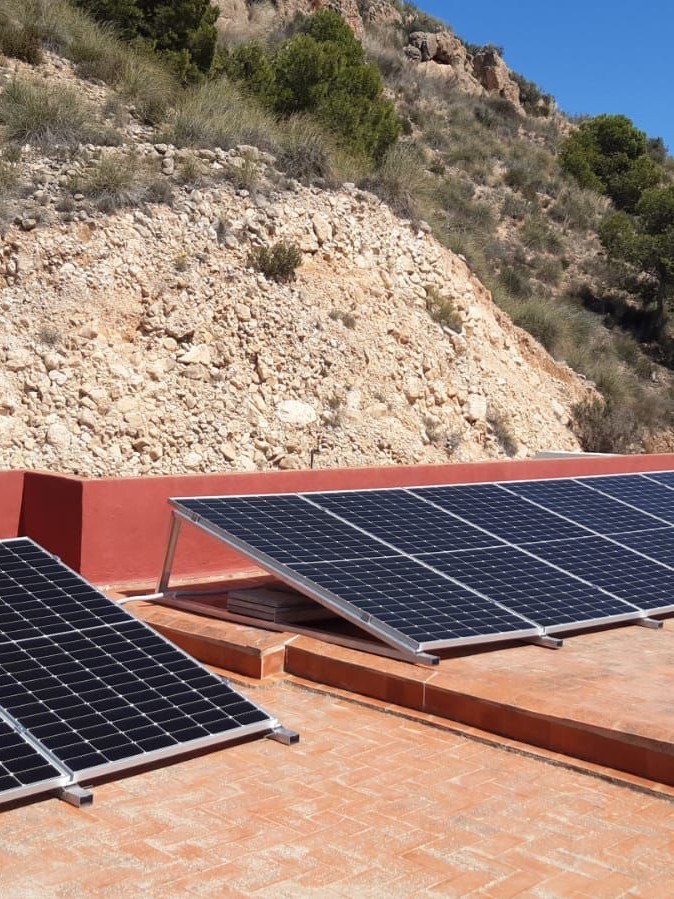 Paneles Solares 10X 460 wp, Crevillente, Alicante (Sistema híbrido)