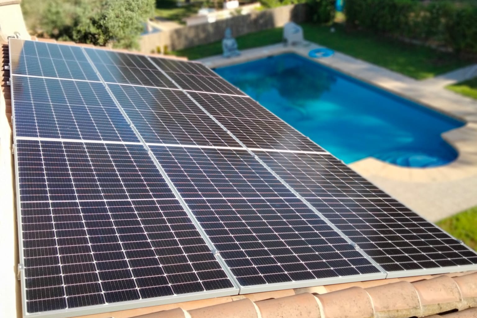 9X 460 wp Solar Panels, Ador, Alicante (Hybrid system)