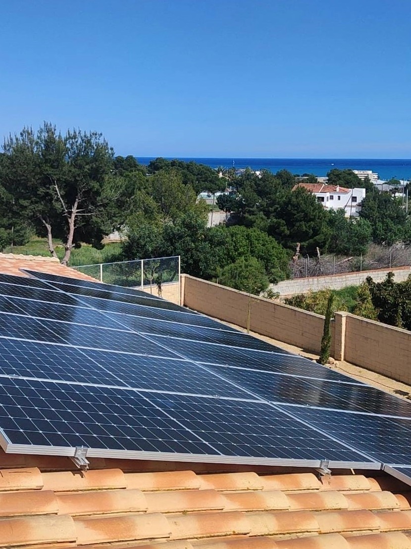 14X 460 wp Zonnepanelen, Altea, Alicante (Hybride systeem)