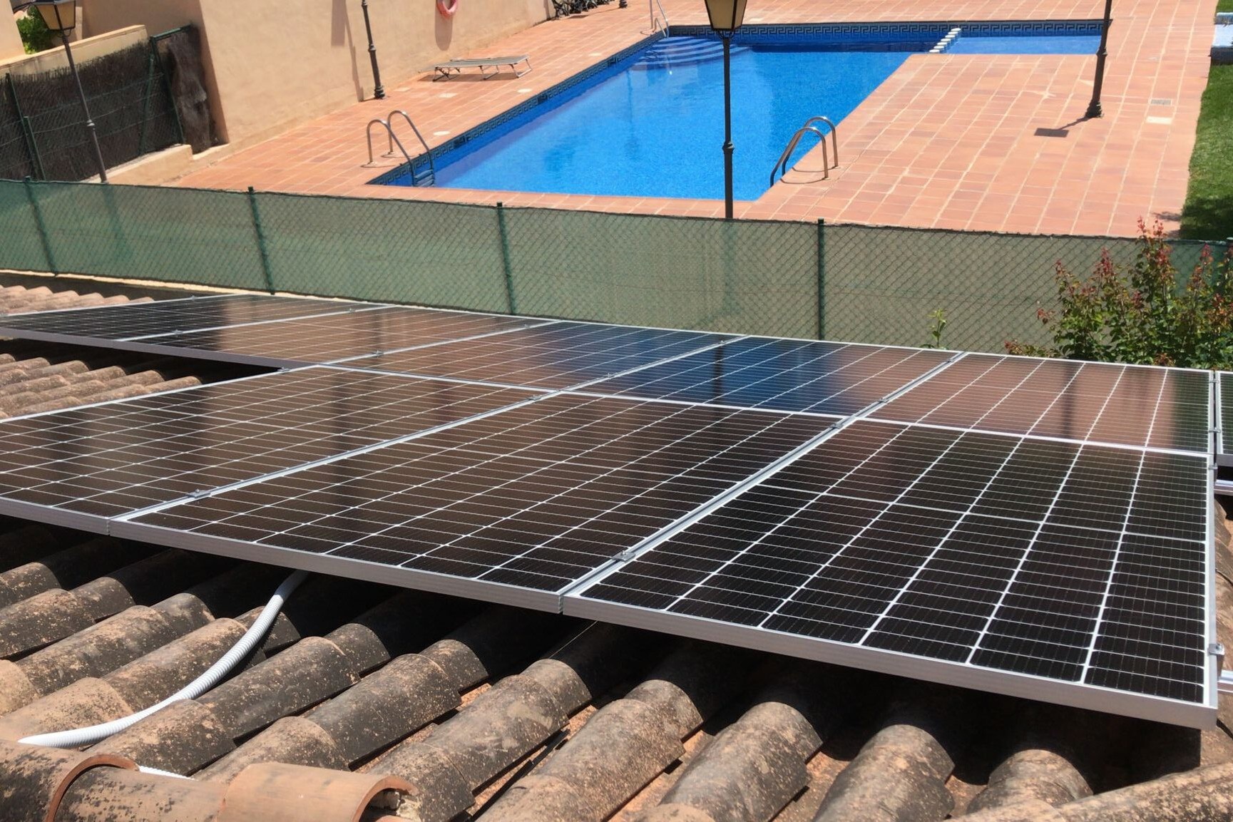 10X 455 wp Solar Panels, La Nucia, Alicante (Hybrid system)