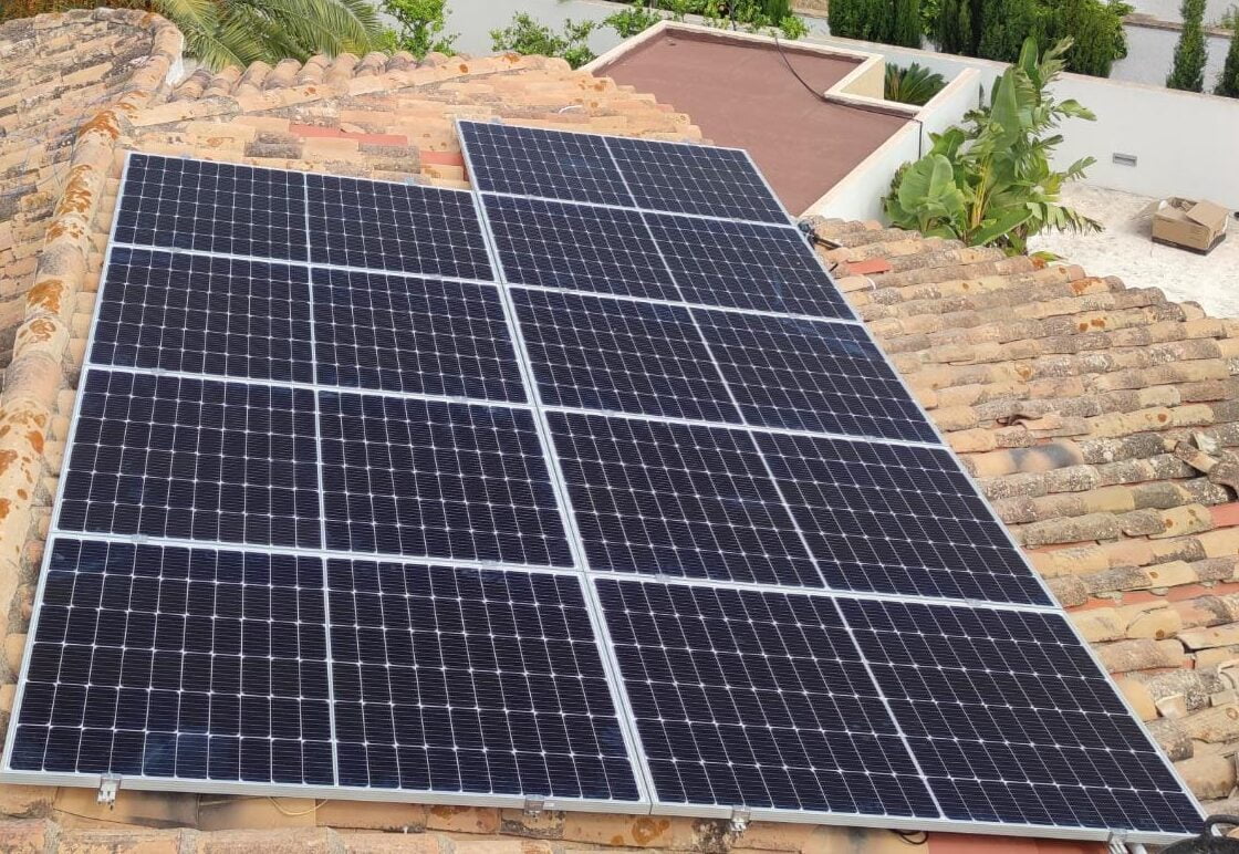 15X 385 wp Solar Panels, Altea, Alicante (Hybrid system) | SolarNRG Spain